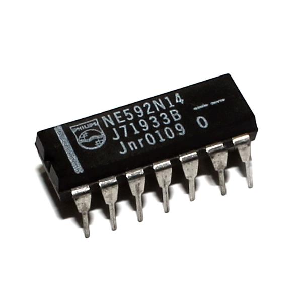 Circuito Integrado NE 592 N 14 = MC 1733 16936 16936