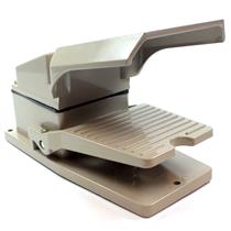 Pedal Metálico com Protetor Metaltex TFS-303 29098 29098